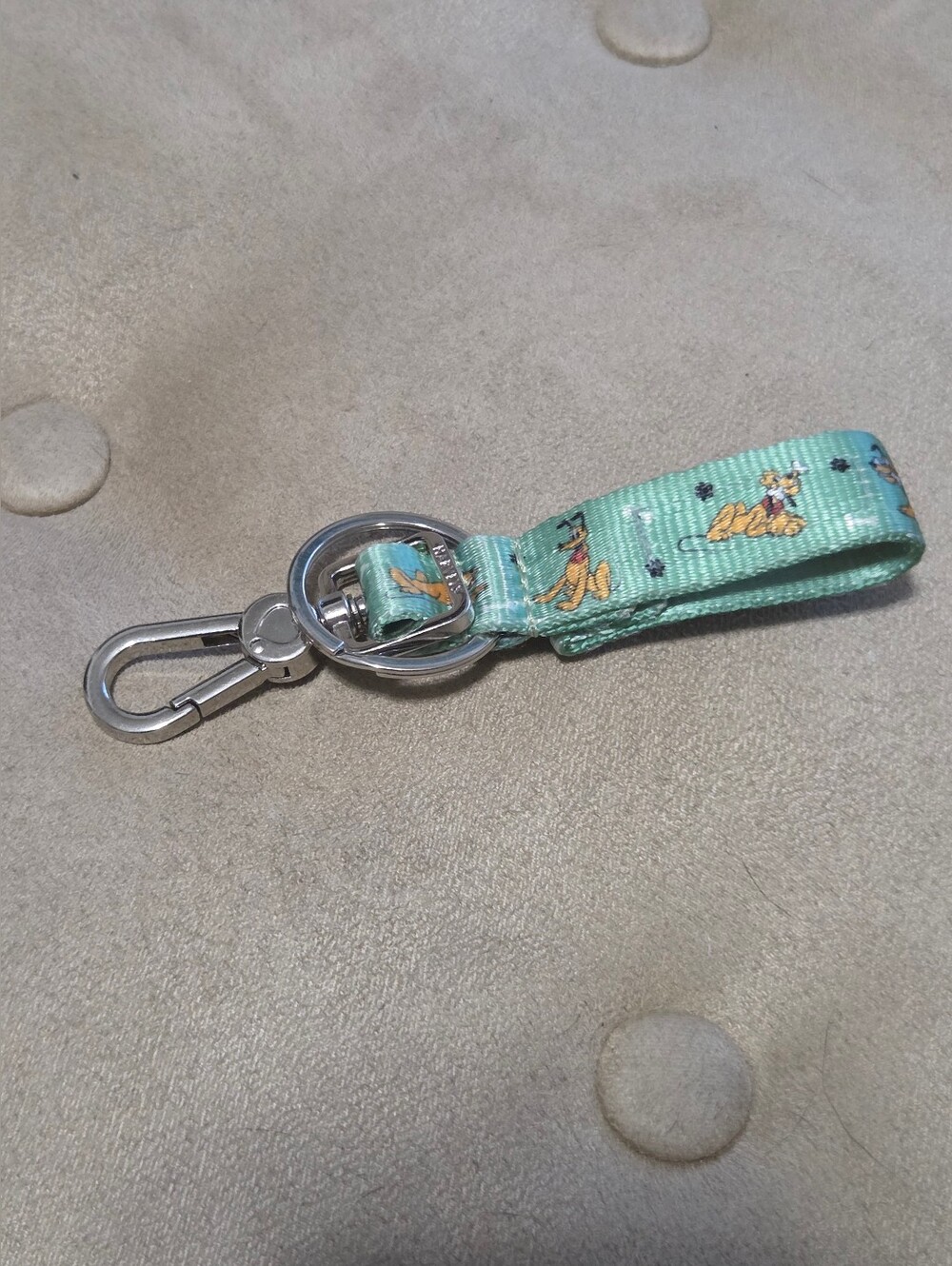 Harveys For Disney Pluto Keychain, Click N' Go